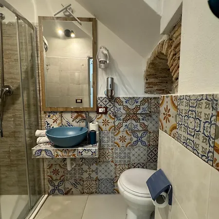 Caminneci Palace & Apartment *