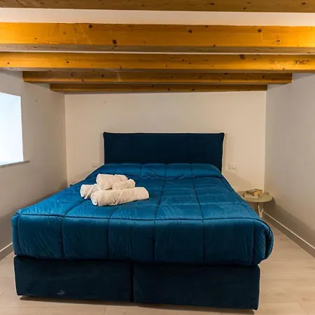 Caminneci Palace Boutique *