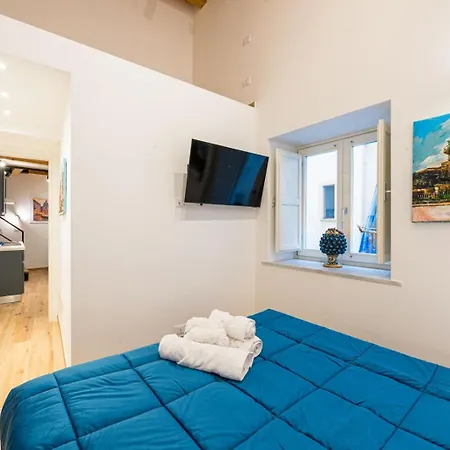 Caminneci Palace Boutique *