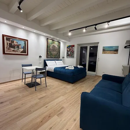 Caminneci Palace Boutique *